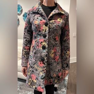 Medium Women’s Young Threads women’s jacket